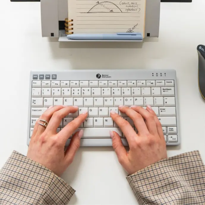Découvrez les claviers ergonomiques compacts tels que l'UltraBoard 950 Clavier ergonomique compact BakkerElkhuizen UltraBoard 950